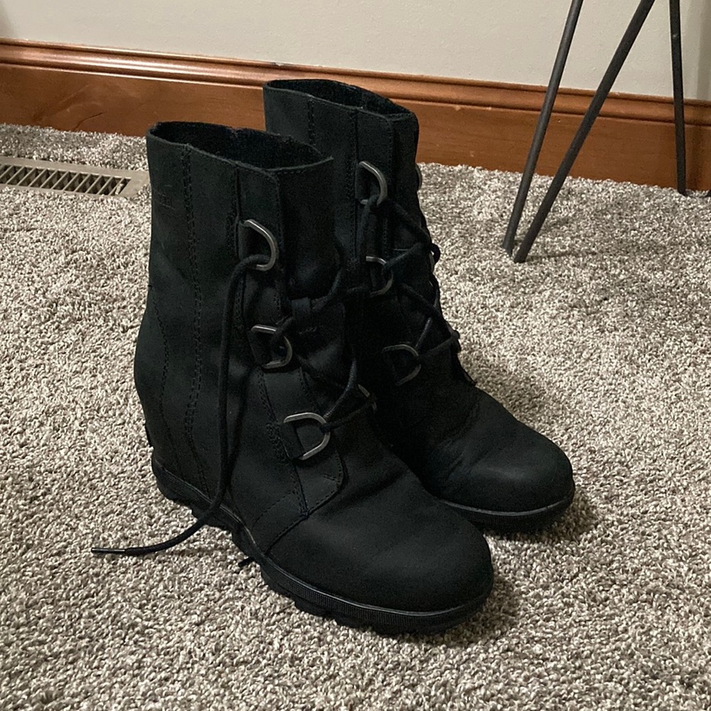 Womens Black Sorel Joan Wedge II Nubuck Wedge Heel Ankle Boots - Size 8.5
